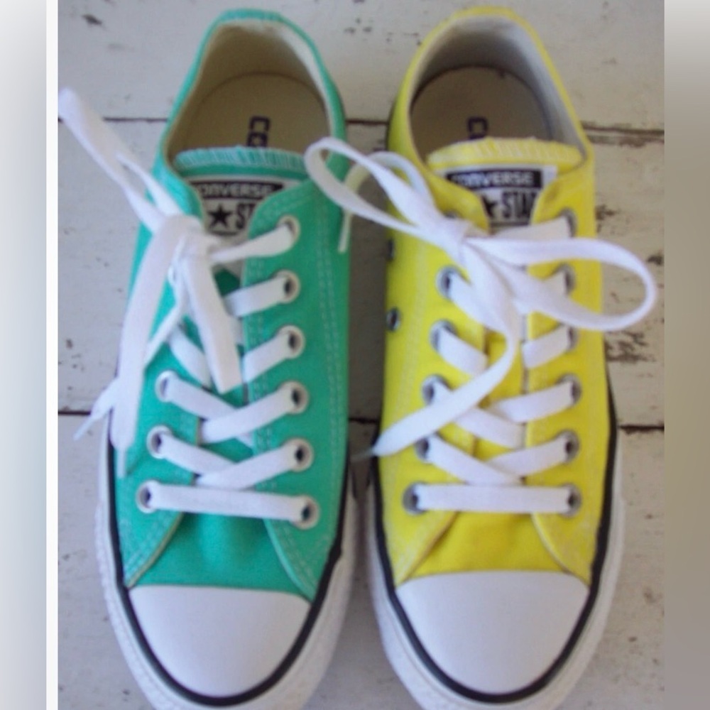 Converse All-Star mismatch team colors, low top sneakers, bluish, green /yellow